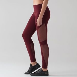 Small lululemon burgundy Reveal Tights Leggings